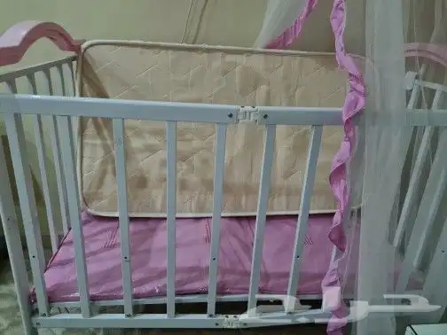 سرير اطفال 1