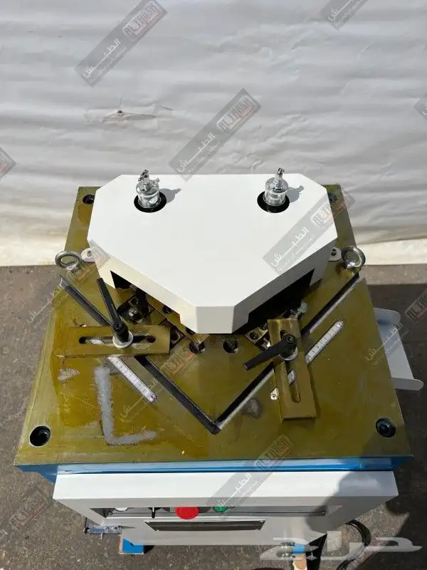 معدات خاصة بالدكت Hydraulic Notching Machine 4