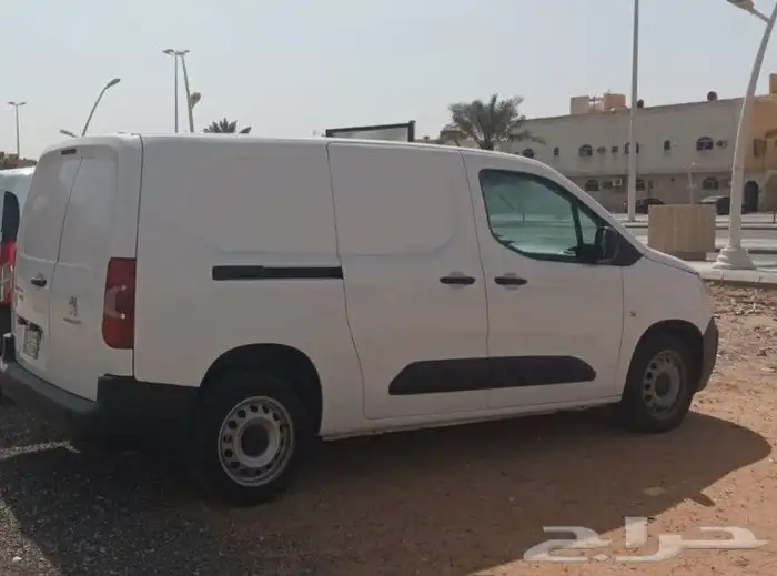 للبيع عدد 4 بيجو بارتنر ديزل ورينو 6