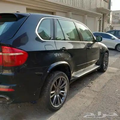 بي ام دبليو x5 موديل 2008 حجم 8 سلندر شغال وعلي الفحص البي 10