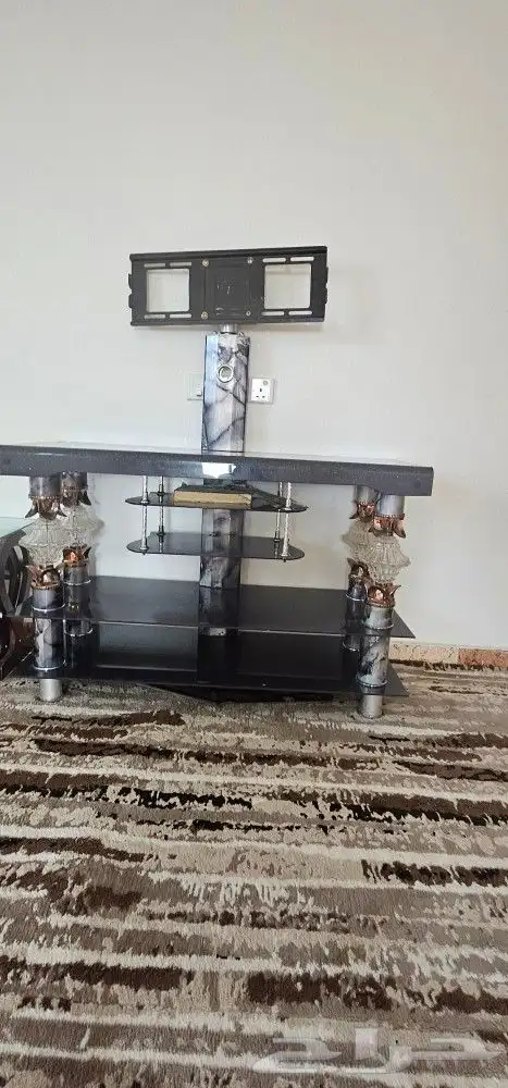 وطاولة تلفزيون بحالة جيده 5