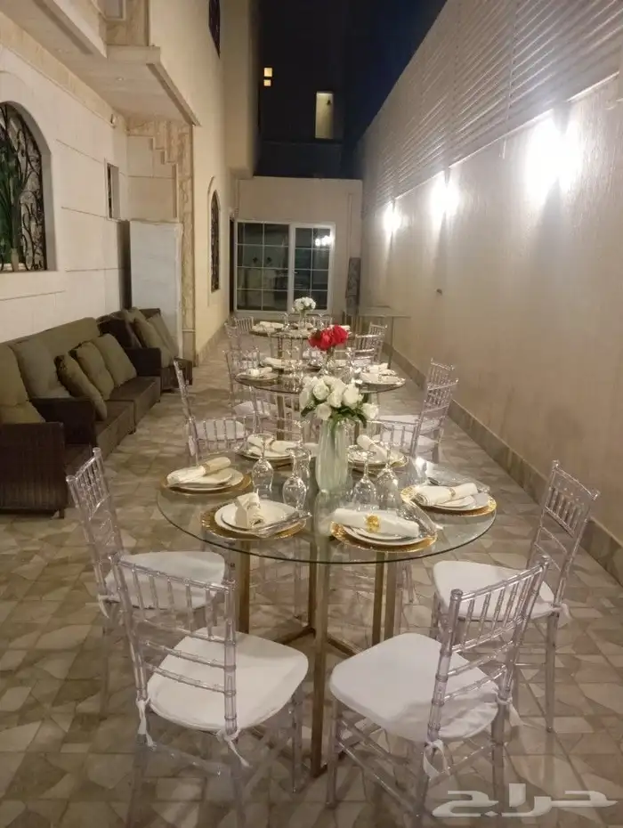 تاجير طاولة الطعام مستطيل مع الكرسي وسرفس 6