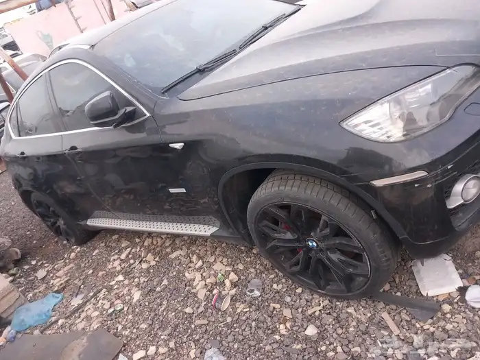 bmw X6متوفر لدينا قطع غيار سيارات ب 1