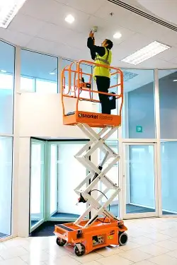 سيزرلفت ومان لفت للايجار scissor man lift for rent 1