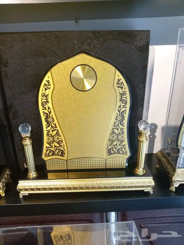 لوحات وحروف بارزه وتركيب كلادنج اشترط البلديه ودروع 3