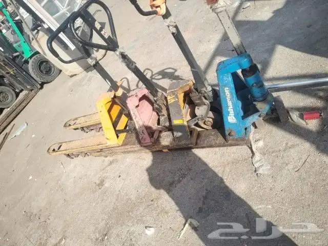 للايجار رافعات شوكيه وكرينات فوركلفت للايجار 1