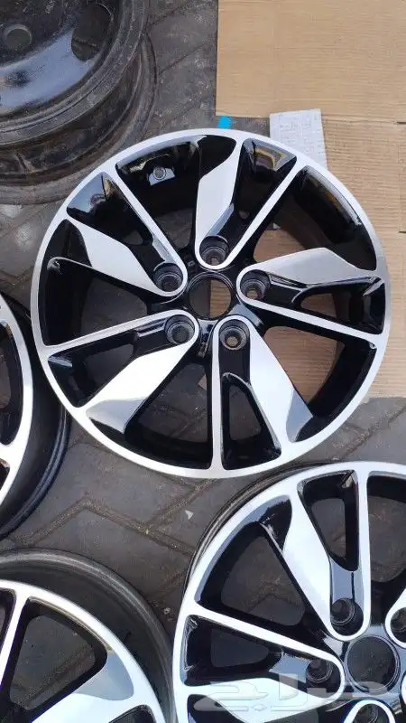 جنوط كيا كروم الأصلي وكاله موديل 2012 مقاس 16 5