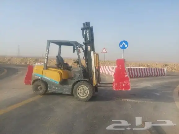 تأجير رافعه شوكيه سكينه فوركلفت سيزرلف مان لفت كرين للايجار 0