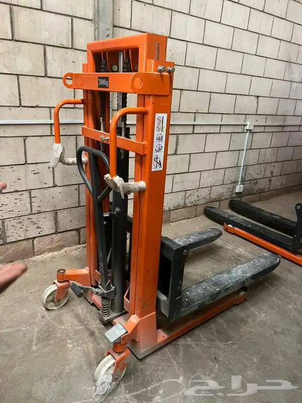 تأجير الرافعات اليدويه والشوكيه والكهربائيه والمقصيه 2