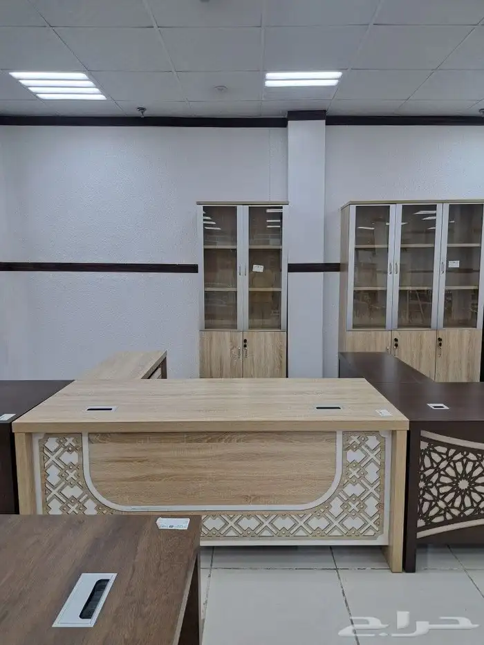 دولاب ملفات خشب مع اطار من المانيوم 15