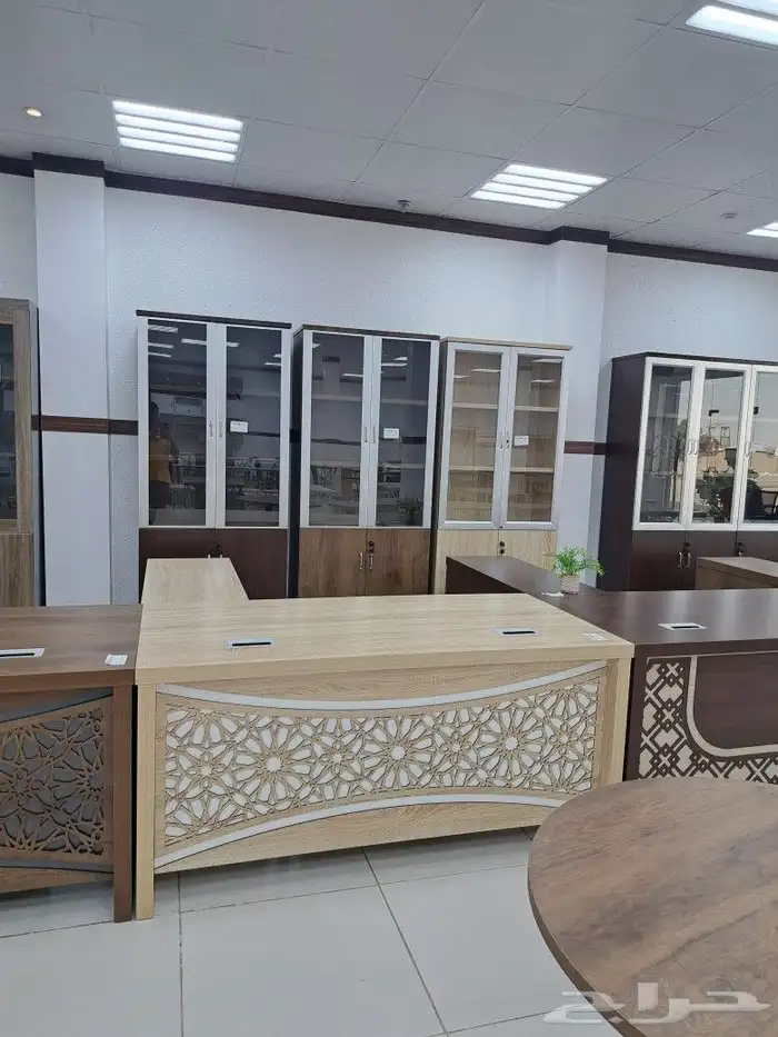 دولاب ملفات خشب مع اطار من المانيوم 13