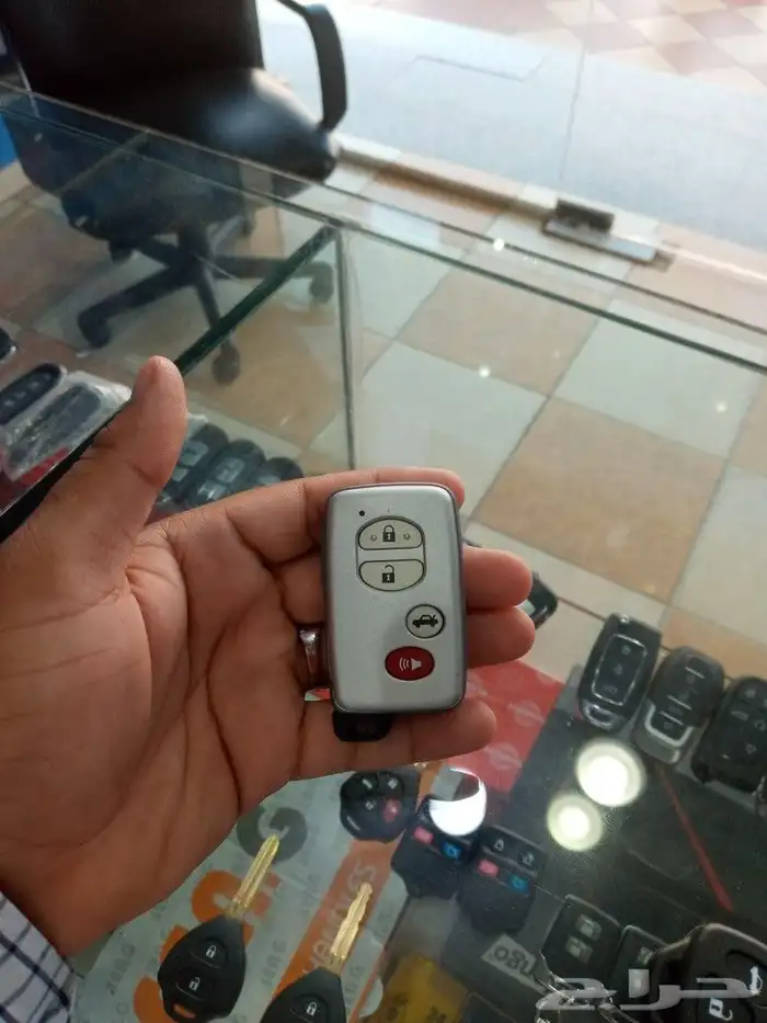 محل مفاتيح حي السامر فتح باب سياره فتح باب شقه مفاتيح سيارت 2