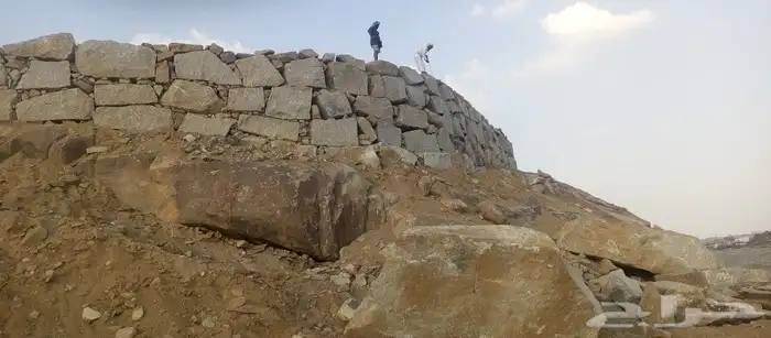 معلم حجر 2
