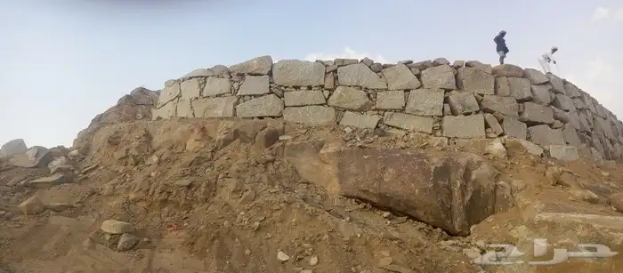 معلم حجر 1