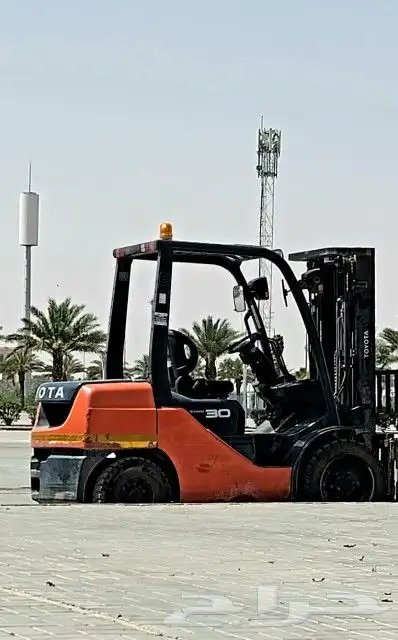 ايجار فوركلفت10طن سكينه بجميع الاطنان تحميل تنزيل شهري ويومي 3