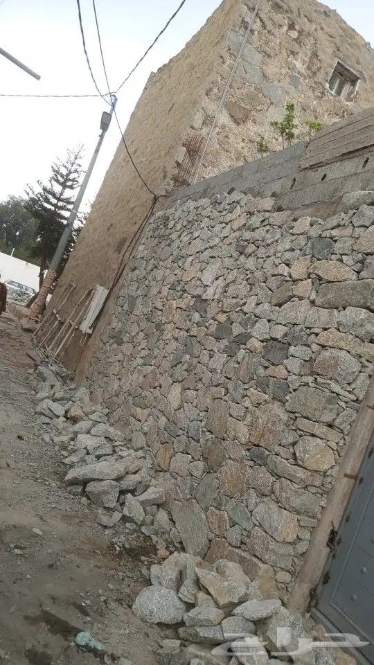 تلبيس حجر ورصف اراضي جميع اشكال الحجر 0
