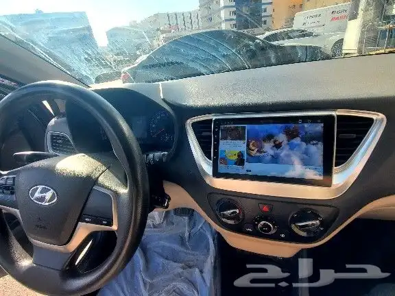 شاشه اكسنت 2020 بنظام Apple CarPlay 3