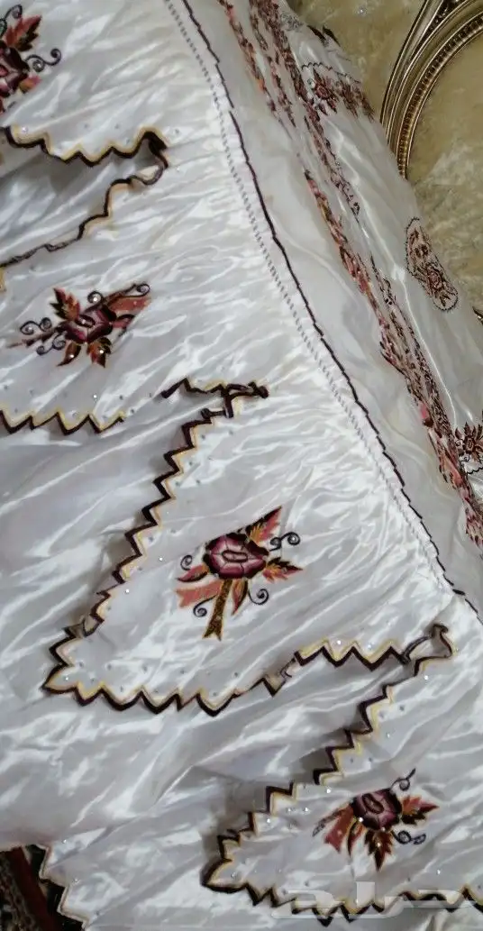 مفرش مطرز استعمال خفيف 6 قطع 3