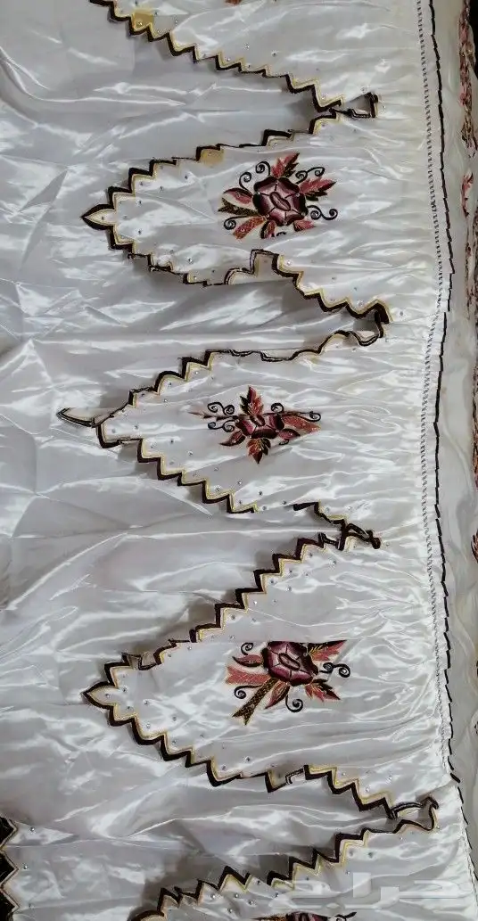 مفرش مطرز استعمال خفيف 6 قطع 4