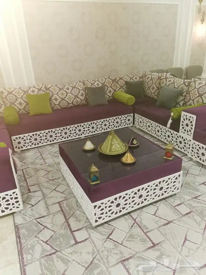 كنب مغربي كبير مع الطاولات إستخدام بسيط ارجو عدم البخس 2