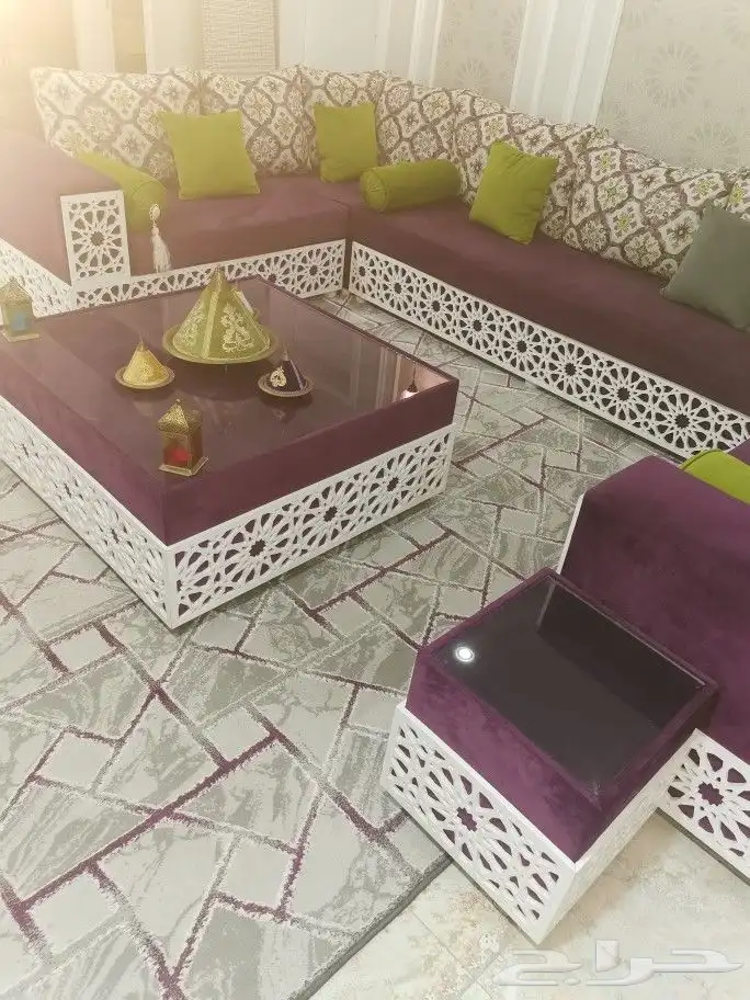 كنب مغربي كبير مع الطاولات إستخدام بسيط ارجو عدم البخس 0