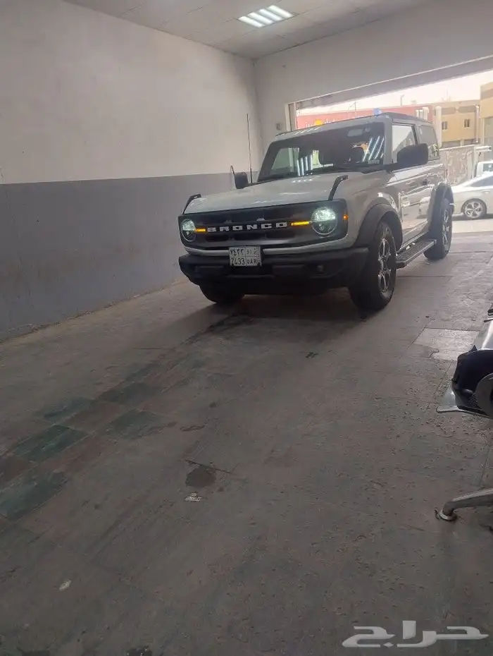 تلميع الزجاج الامامي اصلاح كسور الزجاج  تلميع كيمرات  تلميع 1