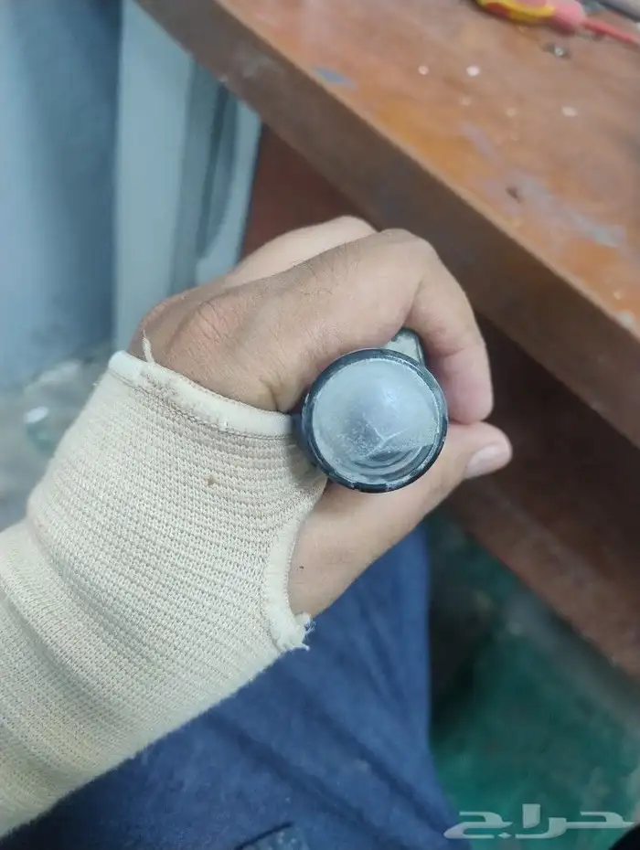 تلميع الزجاج الامامي اصلاح كسور الزجاج  تلميع كيمرات  تلميع 7