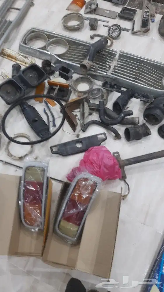 قطع هايلكس 77 او 78 طبلون مع شبك دركسون واغراض اخ 11