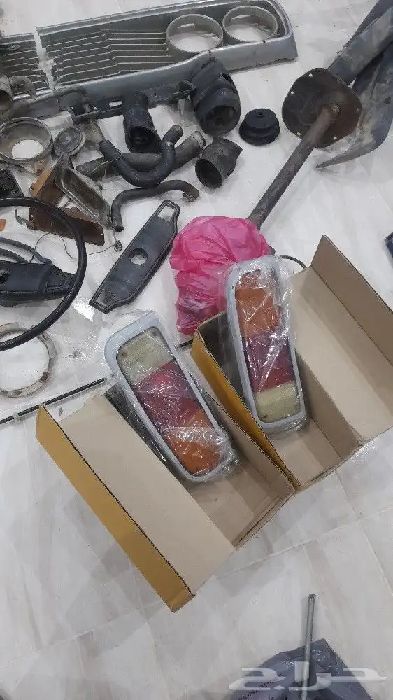 قطع هايلكس 77 او 78 طبلون مع شبك دركسون واغراض اخ 12