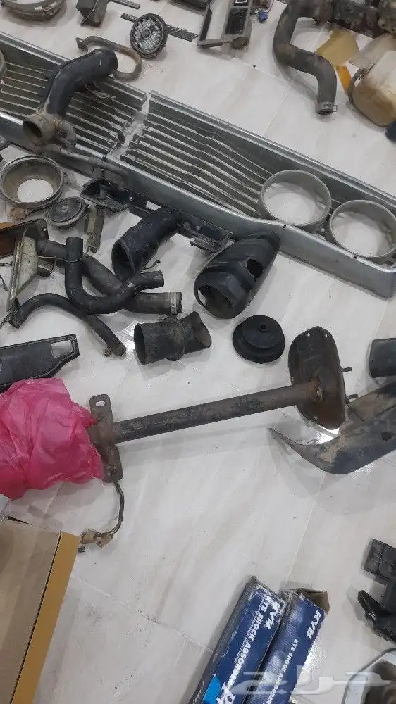 قطع هايلكس 77 او 78 طبلون مع شبك دركسون واغراض اخ 10