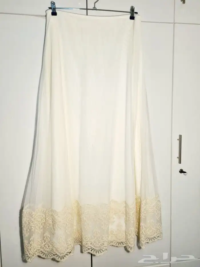 تنورة ت ل منتهية بدانتيل 1