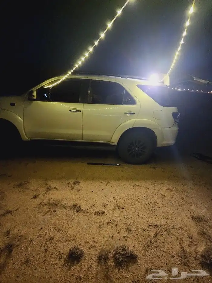 عقد لمبات LED متنقل 1