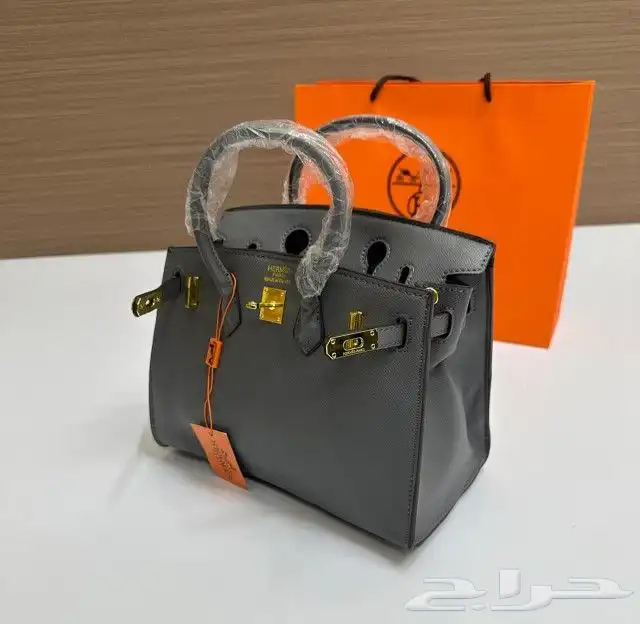 شنط لويس كوتشي ماركه 40