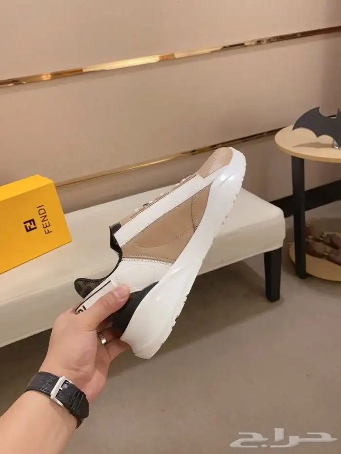 أحدث جزمة من شركة فندي Fendi 5