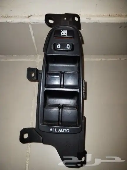 للبيع قطع غيار لكزس جي اس موديل 2010 6