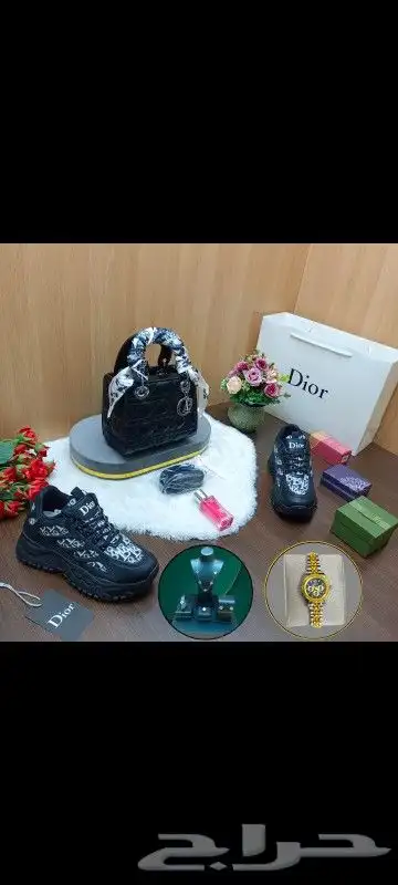 طقم نسائي.. 0
