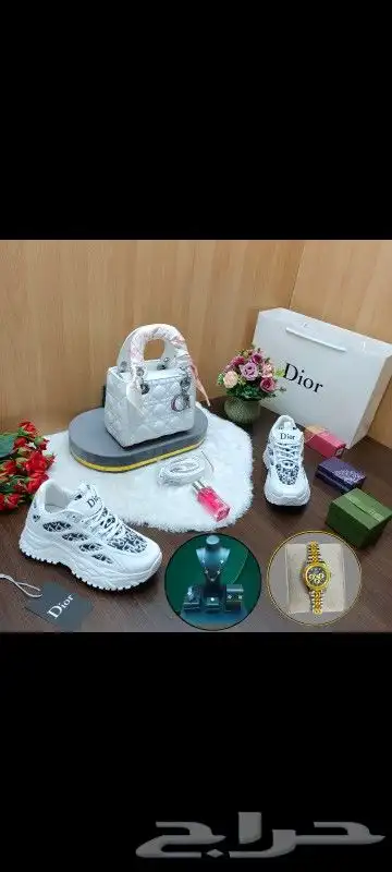 طقم نسائي.. 3