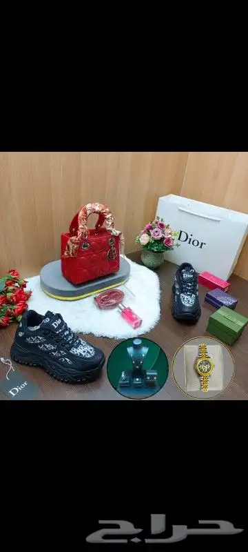 طقم نسائي.. 1