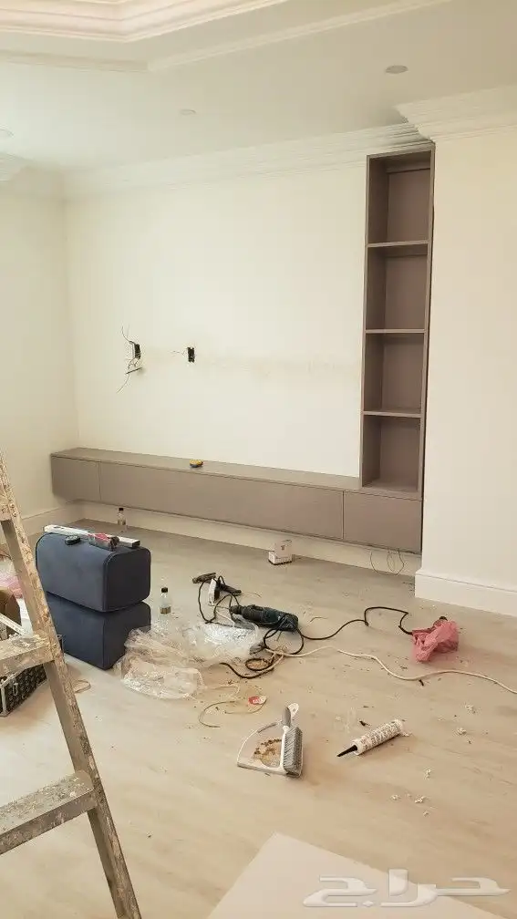 ديكور تلفزيون مع بديل الشيبورد مع رف مع طاوله مع الاناره من 3
