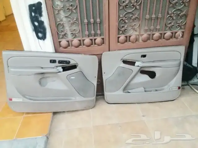 ديكور باب او فرشه باب جمس موديل اليسار 2003 واليمين 2005 0