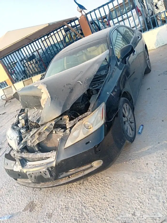 لكزس Es350 موديل 2010 قطع غيار مستعمل باجمل الأسعار 2