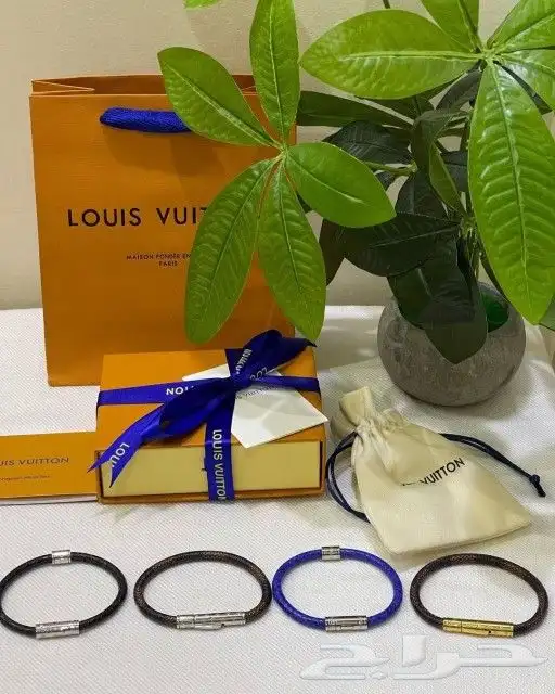 اساور كارتير ولويس فيتون درجة اولي 34