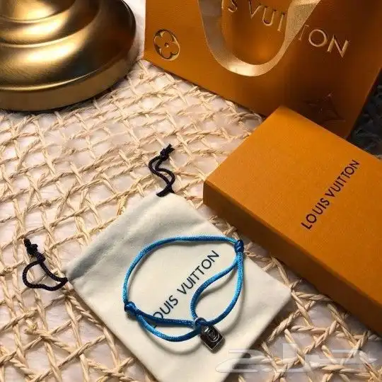 اساور كارتير ولويس فيتون درجة اولي 24