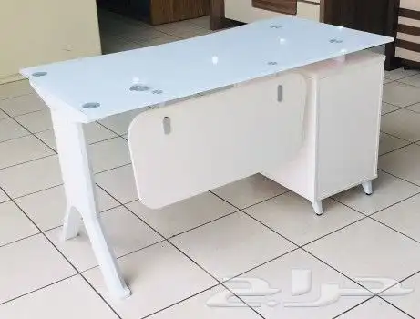 طاولات مكتبية 12