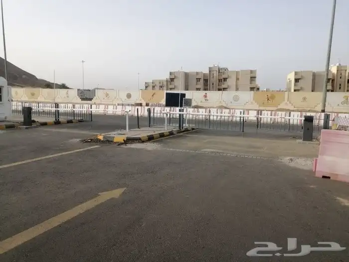 بوابة مواقف بذراع - حاجز موقف 6