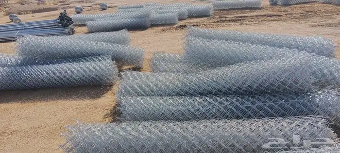 نسعئ للتطوير في مجال الانشاءات والمقاولات بصناعة السياج وترك 8