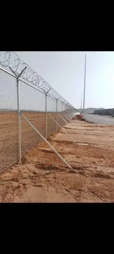 تسوير المزارع والأراضي وتركيب مستودعات 1