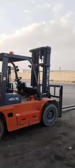 للأجار رافعات شوكيه جميع الأحجام. 1