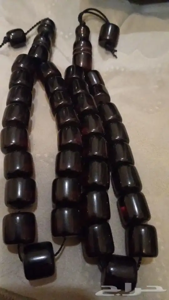 سبح. عقود. اطواق. شنط المجله 43