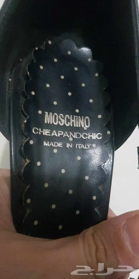 شوز حريمي Moschino ايطالي مقاس 39 5